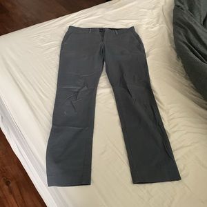 Calvin Klein men’s gray chino pants 30x32